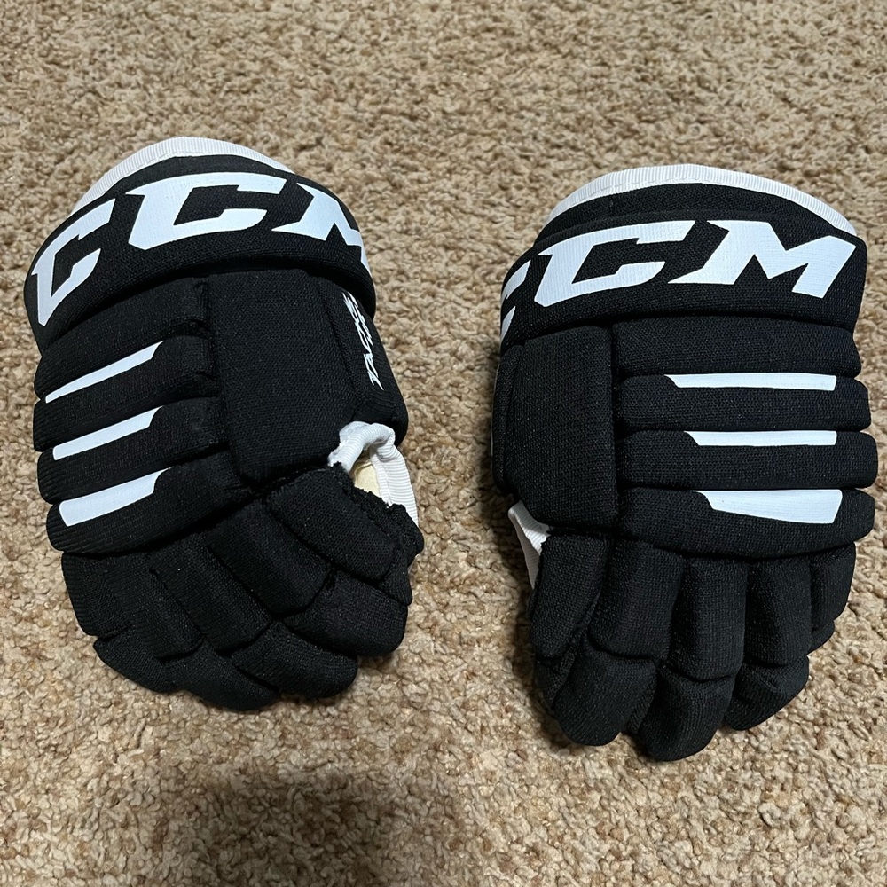 Ccm ice hockey gloves